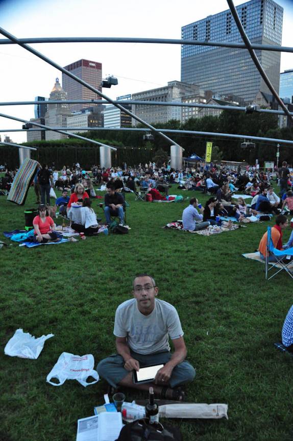 Pão, vinho e música clássica no Parque Millenium, em Chicago, em Illinois, nos Estados Unidos
